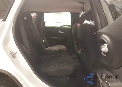 2015 Jeep Cherokee Latitude из США, поврежденный, VIN 1C4PJMCS5FW600003